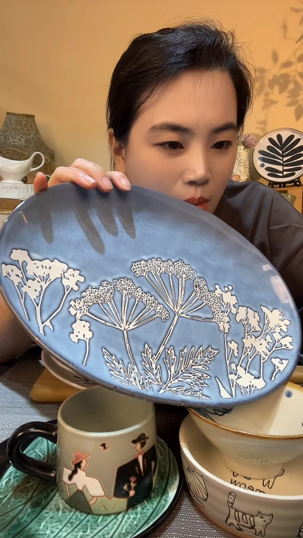 瓷片复古浮雕鱼盘 微瑕款 介意勿拍