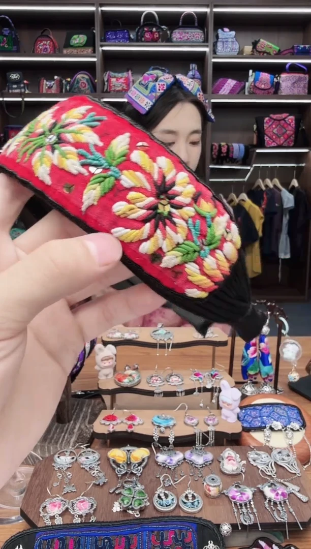 织绣A25蒙阿苏苗绣传承旗舰店