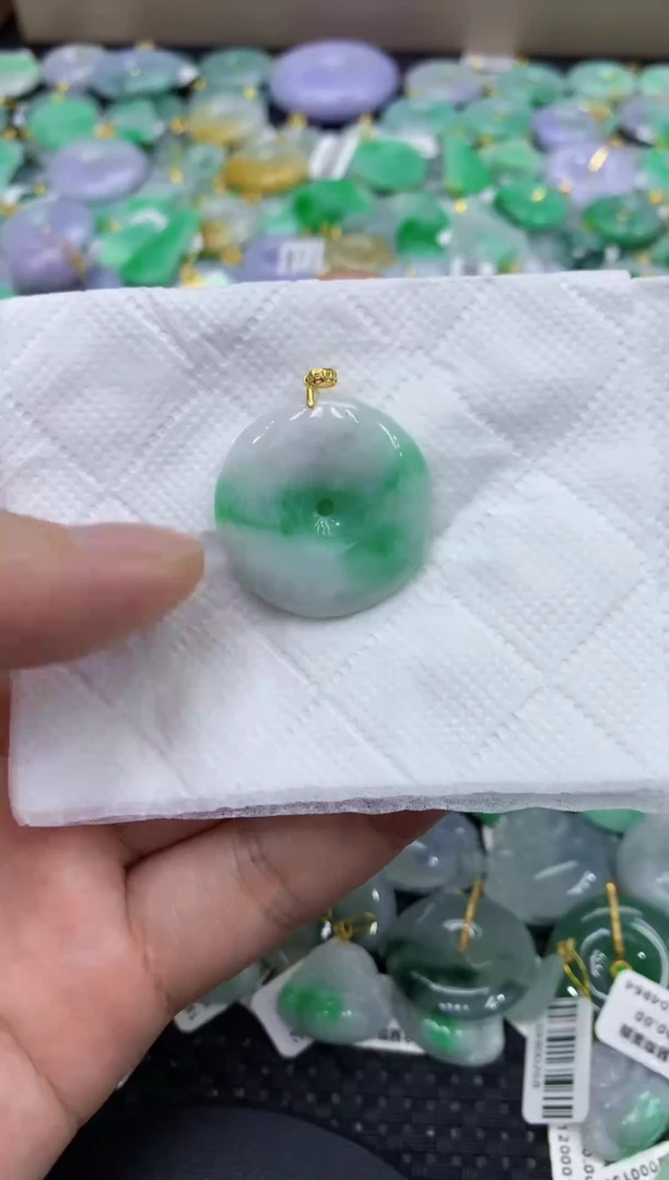 颈饰未镶嵌翡翠天然缅甸翡翠A货