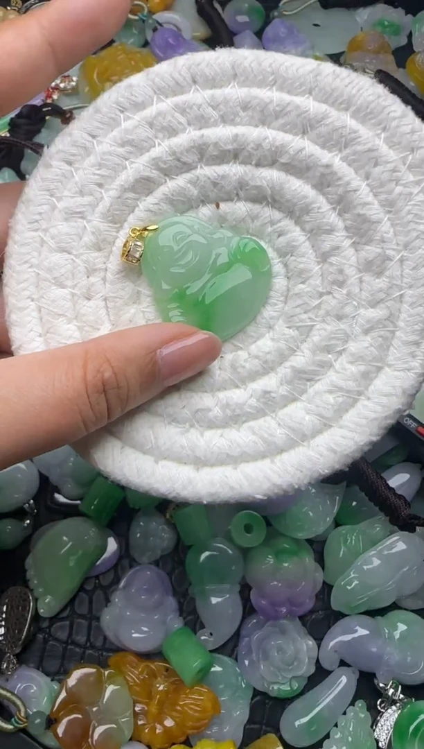 颈饰未镶嵌翡翠缅甸翡翠吊坠