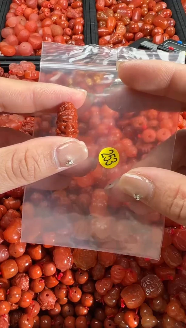 【闪购商品】南红玛瑙颈饰未镶嵌1