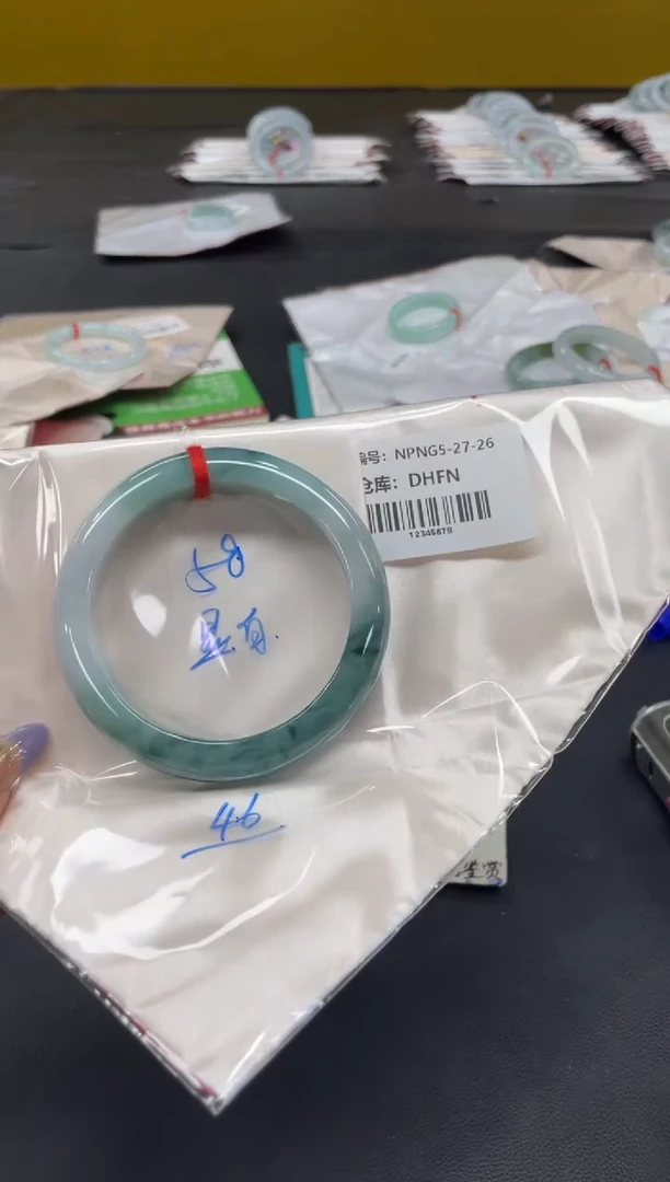 未镶嵌手镯翡翠翡翠手镯