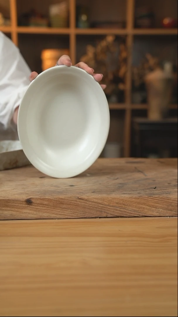 白色系列的9英寸元宝鱼盘