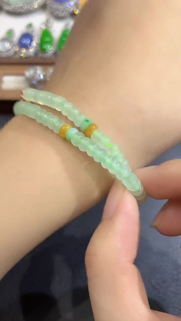 颈饰未镶嵌翡翠2-手串 多样性发其一