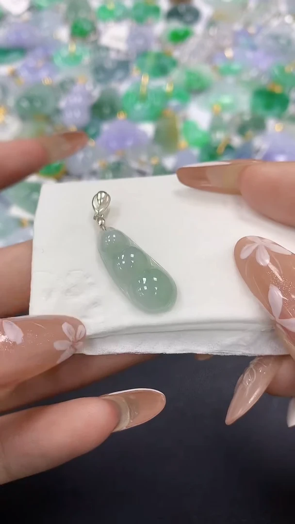 颈饰银S925镶嵌翡翠a货假一赔三支持复检百元上9元证书费自理