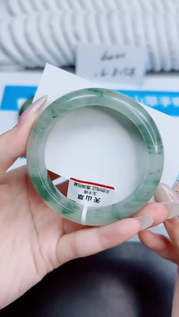 未镶嵌手镯石英质玉220/54.2