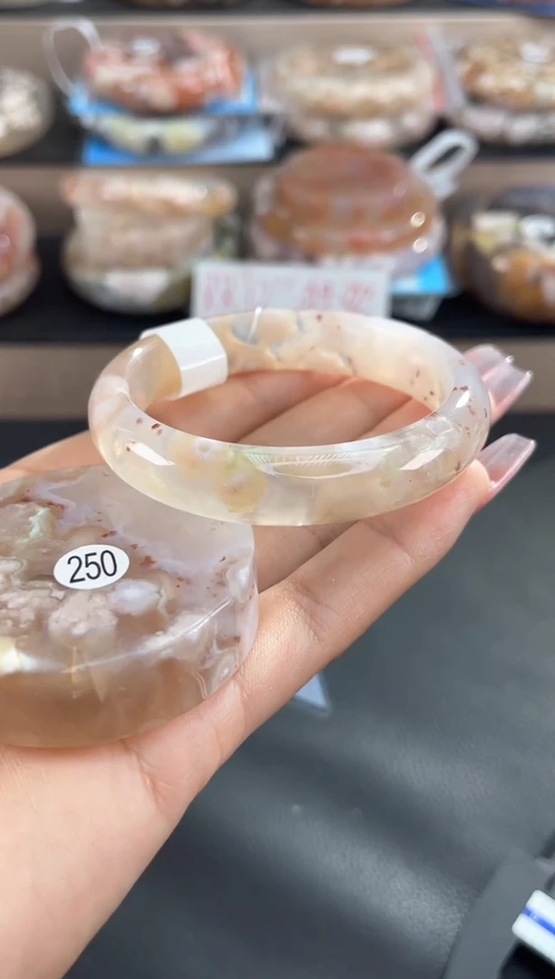 未镶嵌手镯石英质玉52