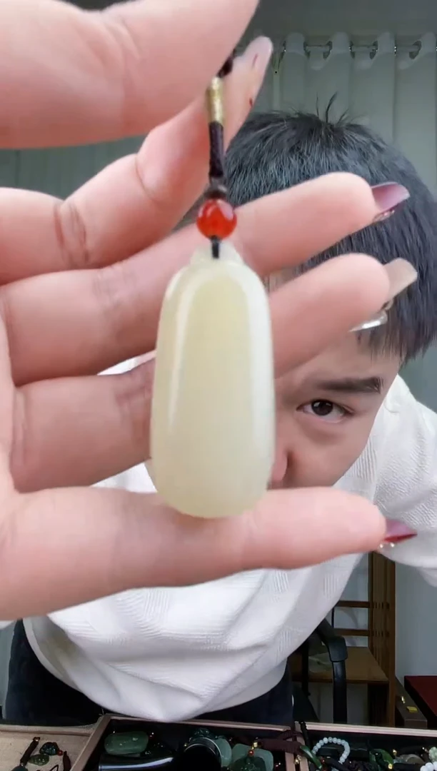 【闪购商品】和田玉挂件未镶嵌拍一发一，多样性发货