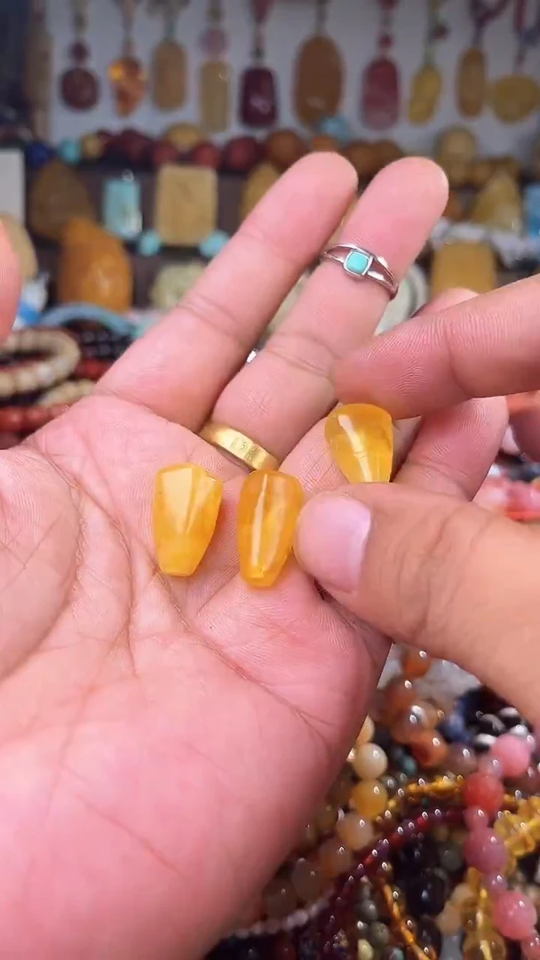 裸石琥珀未镶嵌多样性发货只发一件169205