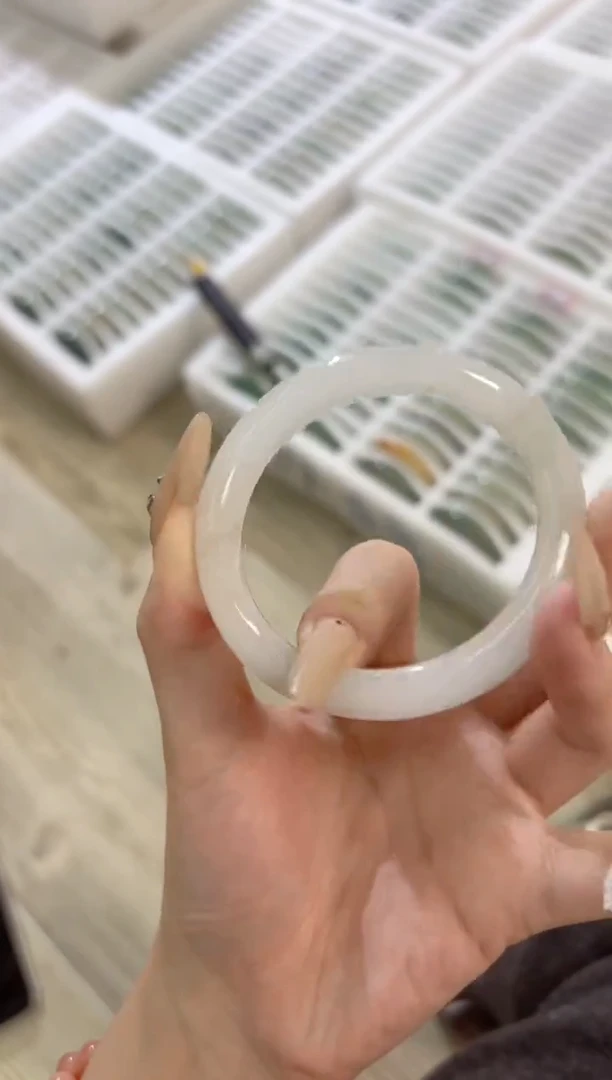 未镶嵌手镯石英质玉9-55D