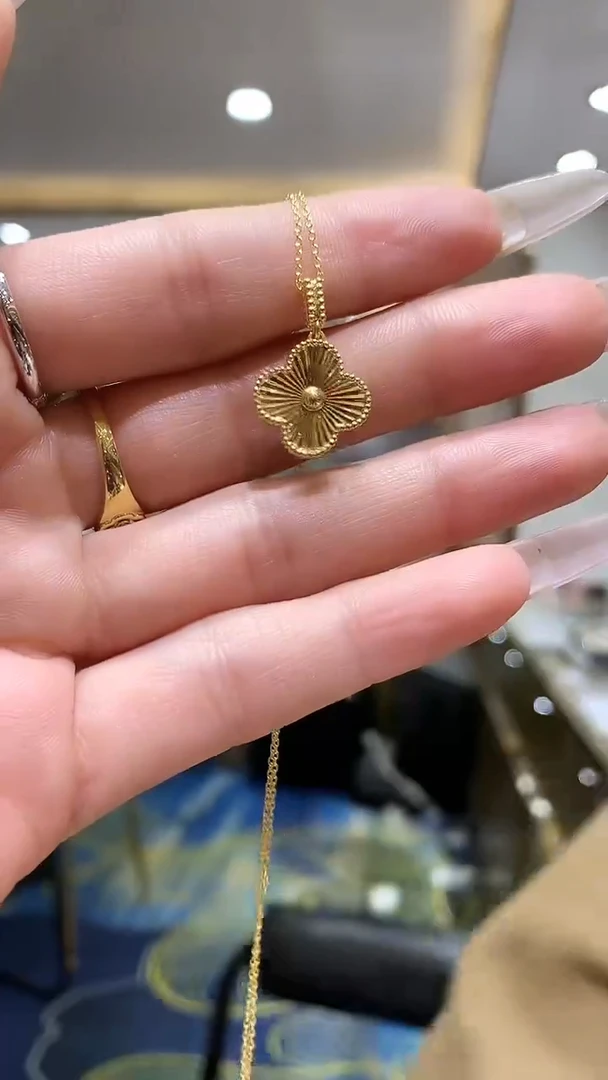 【闪购商品】18K金吊坠(不含链)吊坠（不含链）