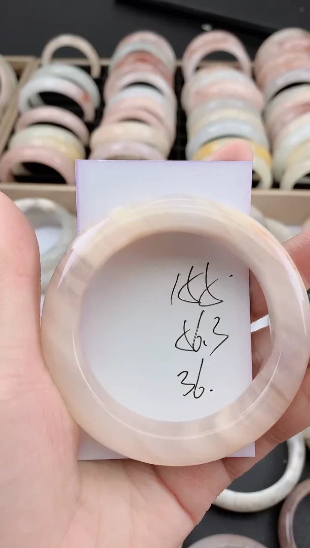 未镶嵌手镯石英质玉155