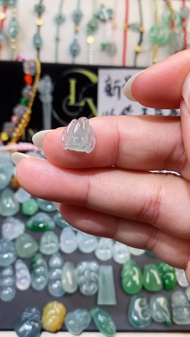 翡翠散珠蝙蝠裸石