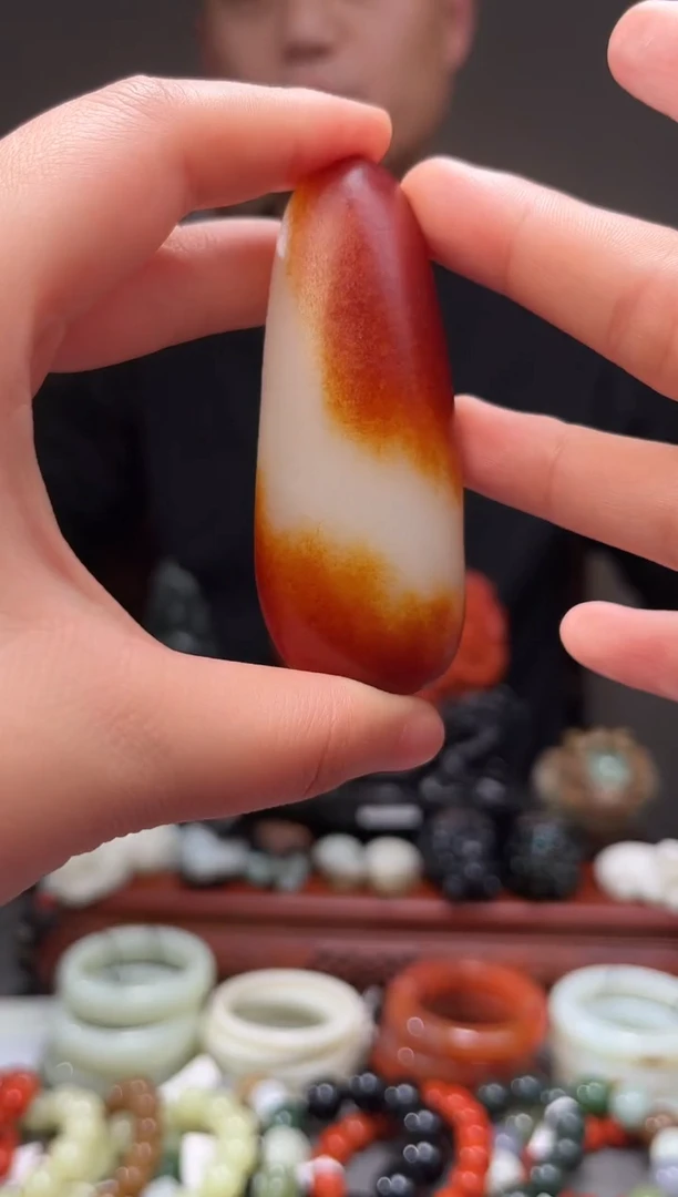 颈饰未镶嵌和田玉吊坠