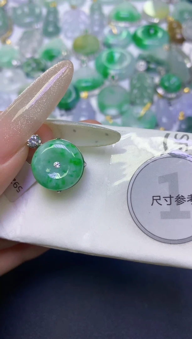 颈饰未镶嵌翡翠天然缅甸翡翠A货百元以上9元证书费自理