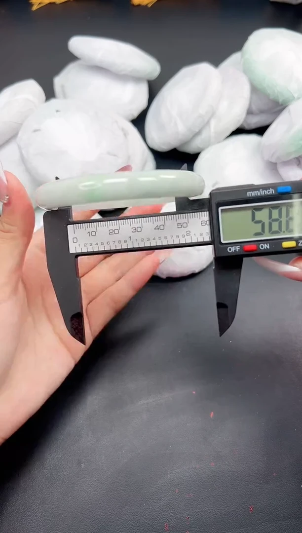 精品手镯，一物一拍R-068