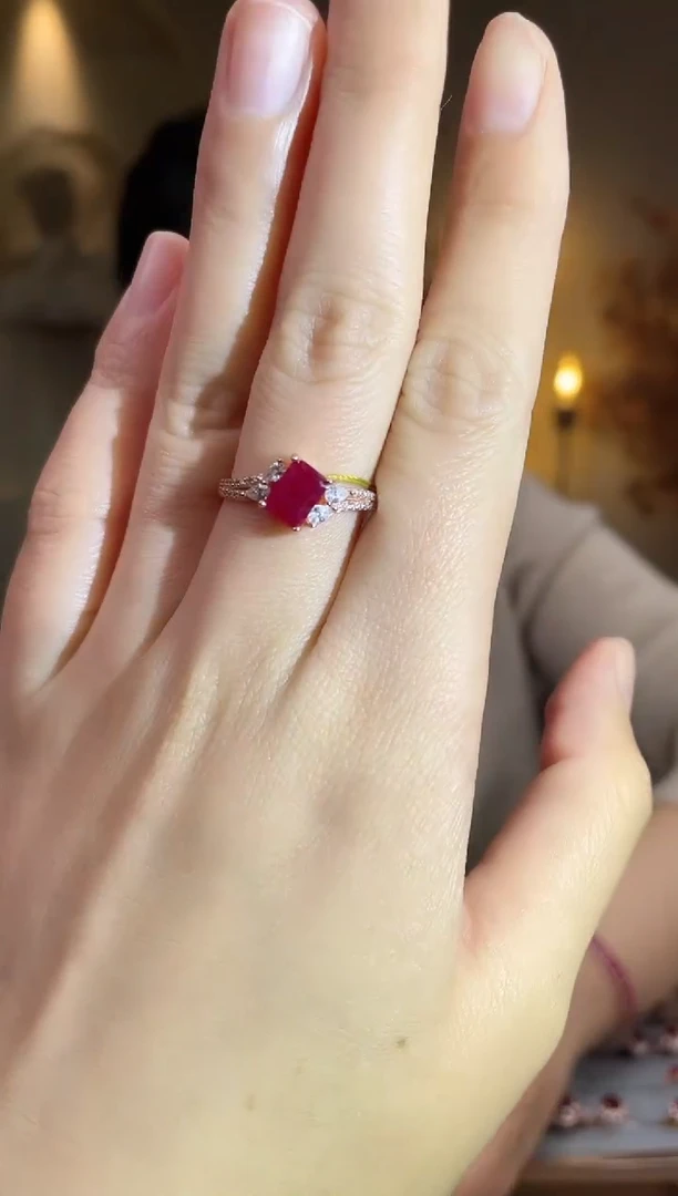 银S925镶嵌手饰红宝石手饰