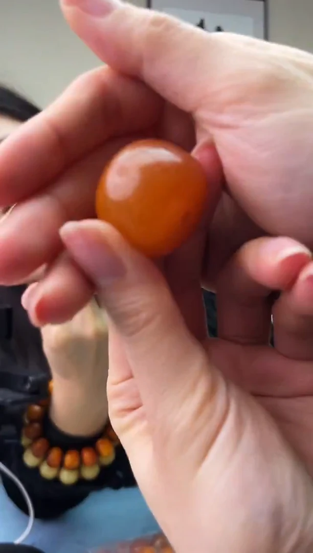 琥珀未镶嵌珠宝奇石T011假一罚十，多样性发一件