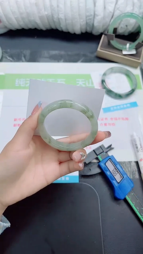 未镶嵌手镯石英质玉b146-59