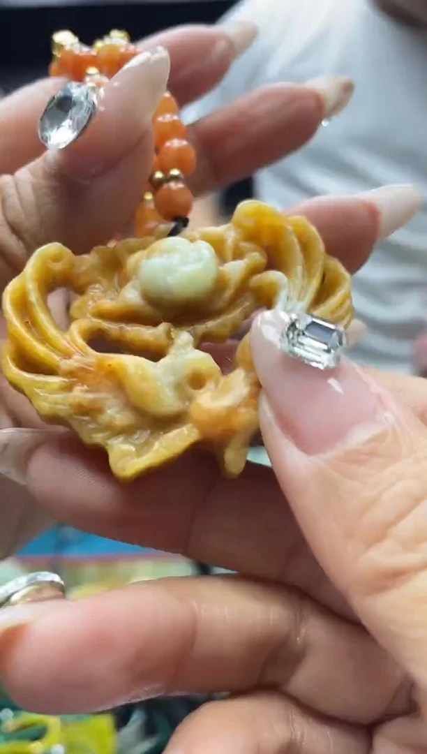 未镶嵌岫玉吊坠·