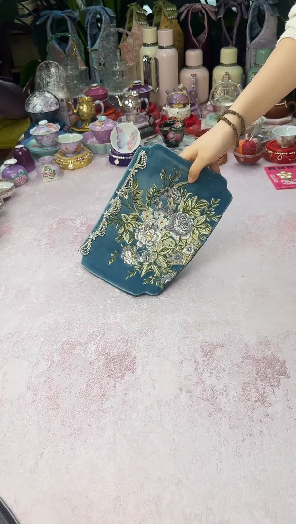 85丝绒刺绣茶席现货