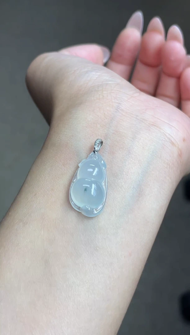 颈饰18K金镶嵌翡翠顺****。（12号链接）纯天然A货缅甸翡翠吊坠