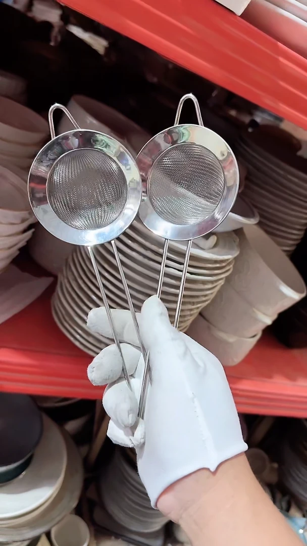 瓷片2个漏勺 微瑕凑满20元包邮