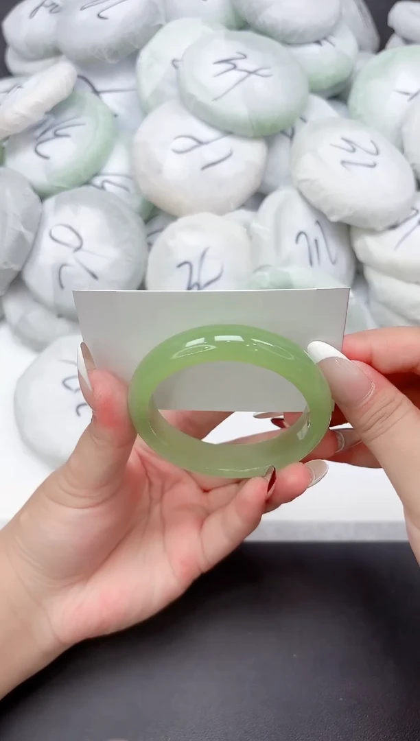 未镶嵌手镯石英质玉158-56.5