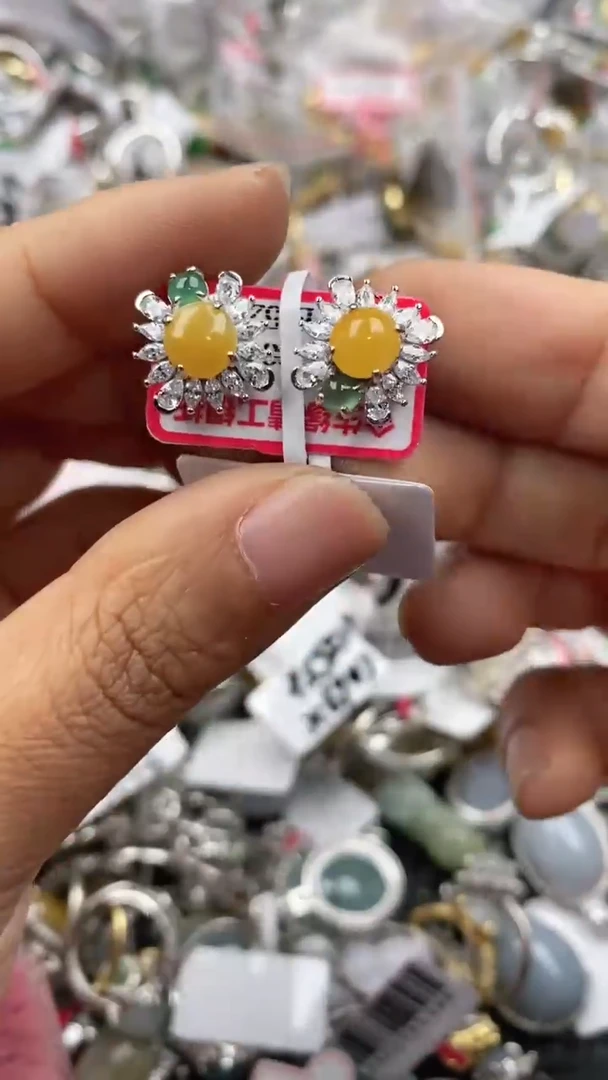 银S925镶嵌戒指翡翠777              3