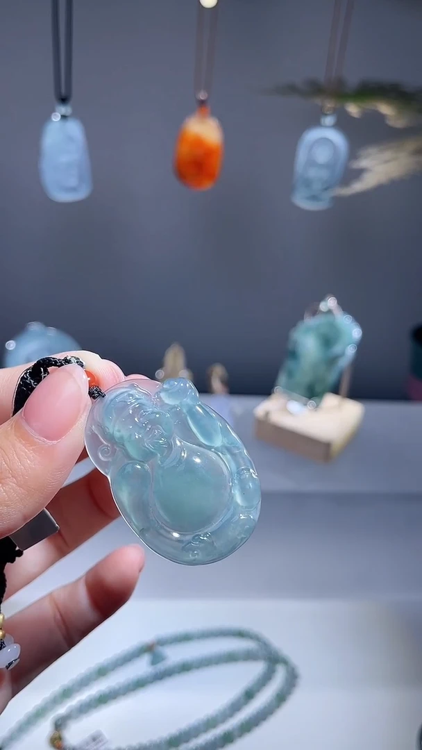 颈饰未镶嵌翡翠财神