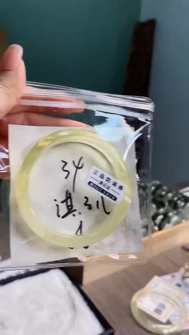 【闪购商品】水晶手镯未镶嵌34黄(清仓漏价默认包容)