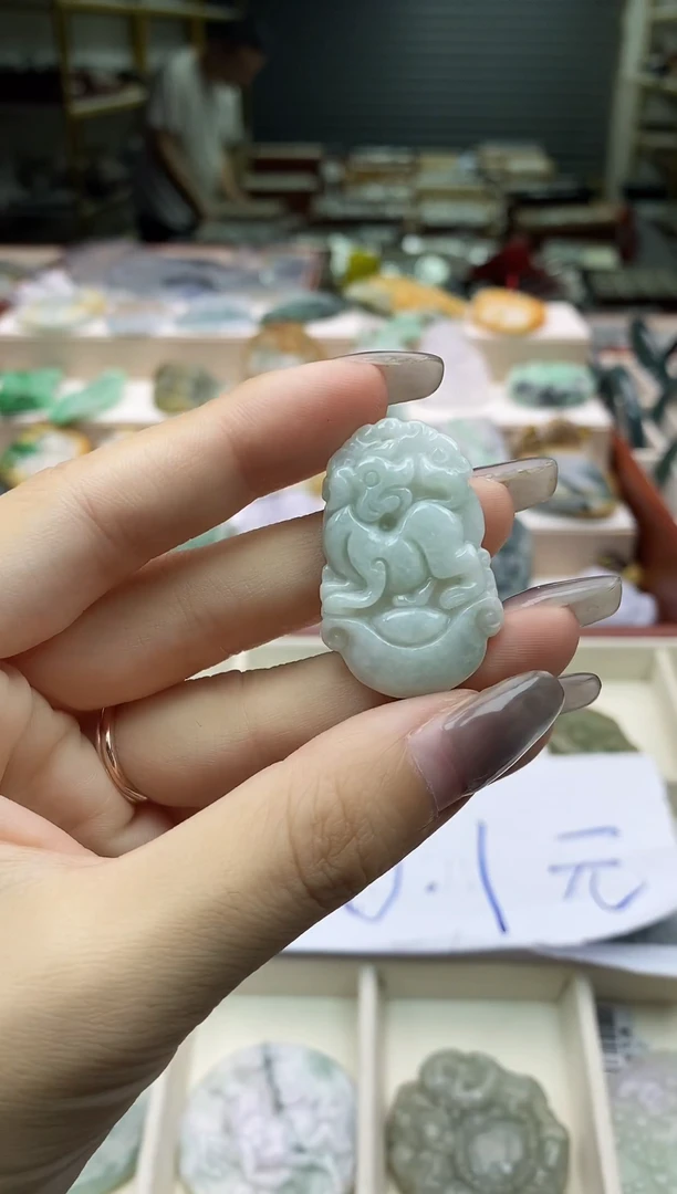 颈饰未镶嵌翡翠1