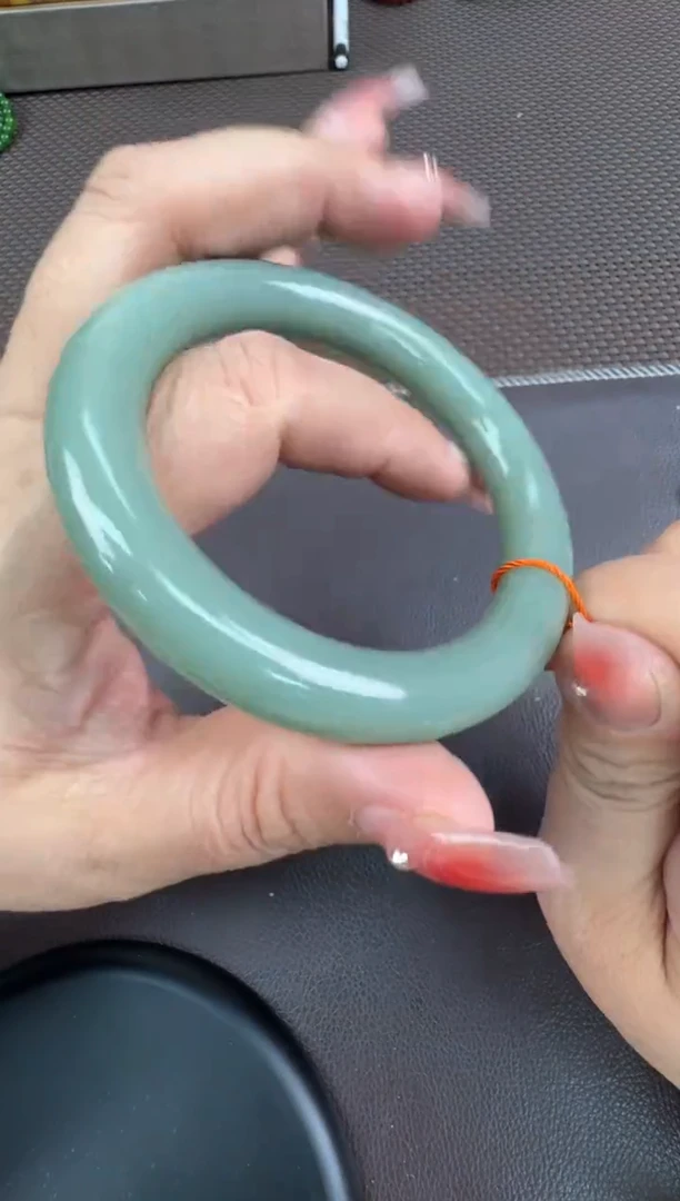 【闪购商品】和田玉手镯未镶嵌58