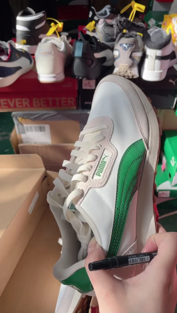 彪马时尚休闲运动鞋42M  VV10