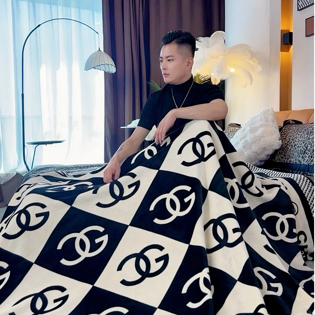 2025早春新款高奢超细单牛奶绒休闲毛毯盖毯午睡毯【香香棋盘格】