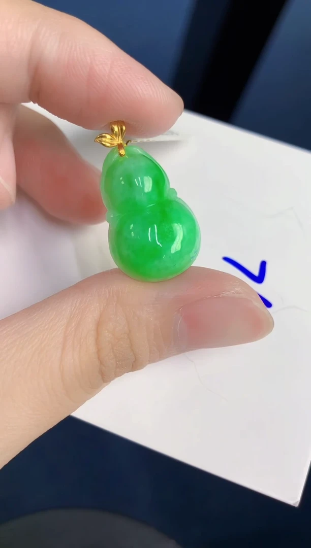 颈饰18K金镶嵌翡翠天然翡翠缅甸A货