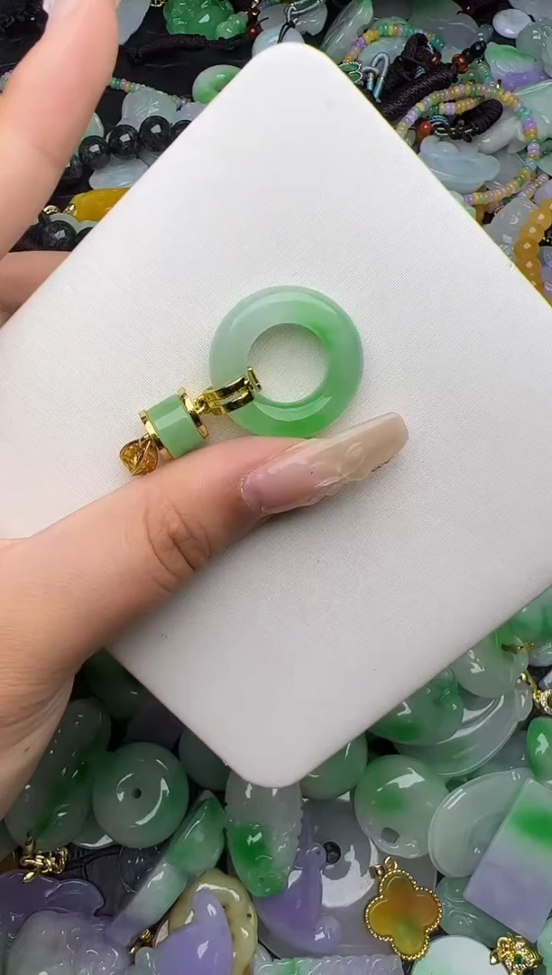 翡翠未镶嵌颈饰天然缅甸翡翠吊坠