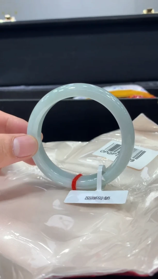 未镶嵌手镯翡翠翡翠手镯