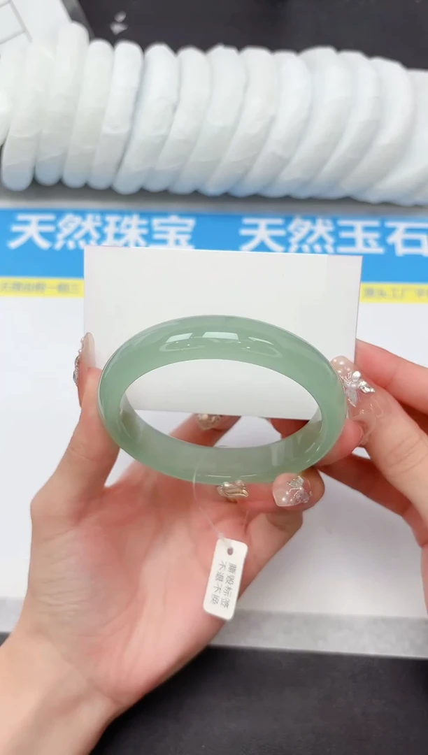 未镶嵌手镯石英质玉70-61.2
