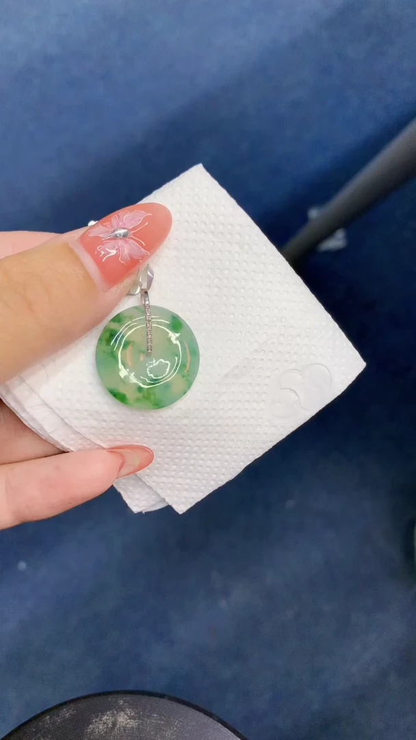 颈饰18K金镶嵌翡翠1