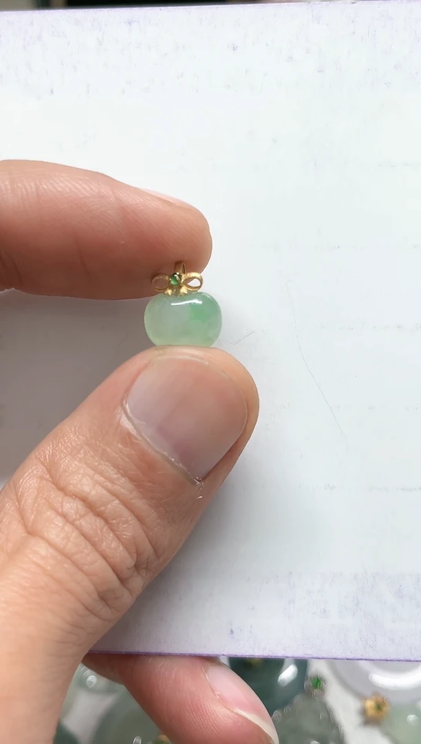 【闪购商品】翡翠颈饰18K金镶嵌天然缅甸A货翡翠吊坠