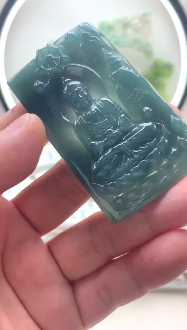 颈饰未镶嵌翡翠大日如来