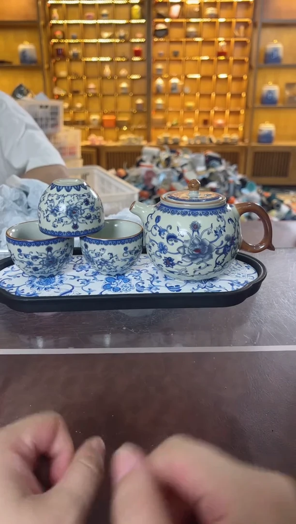 瓷片鸣盏居11111111缠枝莲壶套组+茶盘