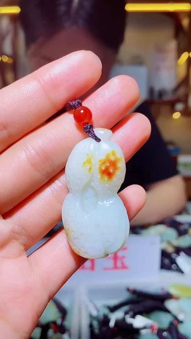 和田玉未镶嵌颈饰1