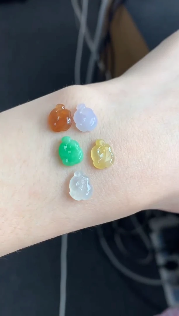 定制翡翠未镶嵌一套如意