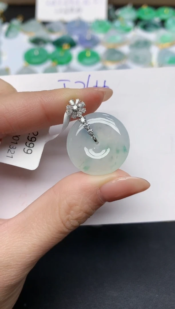 颈饰18K金镶嵌翡翠天然缅甸A货翡翠百元以上9元证书费自理