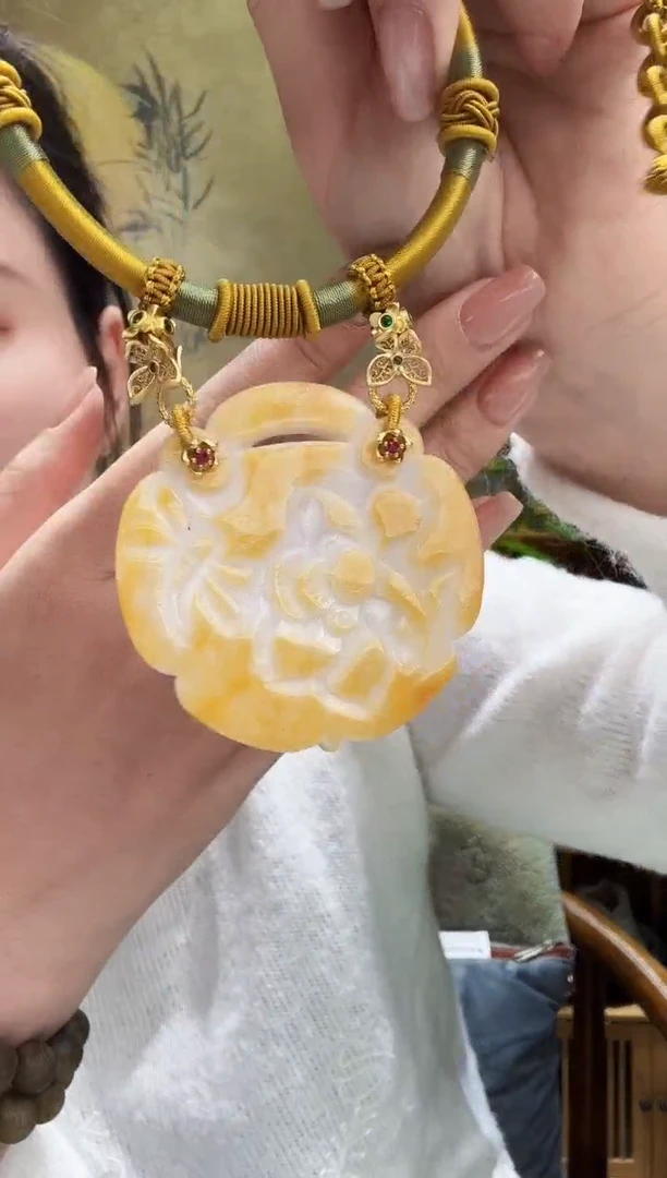 颈饰未镶嵌翡翠吊坠