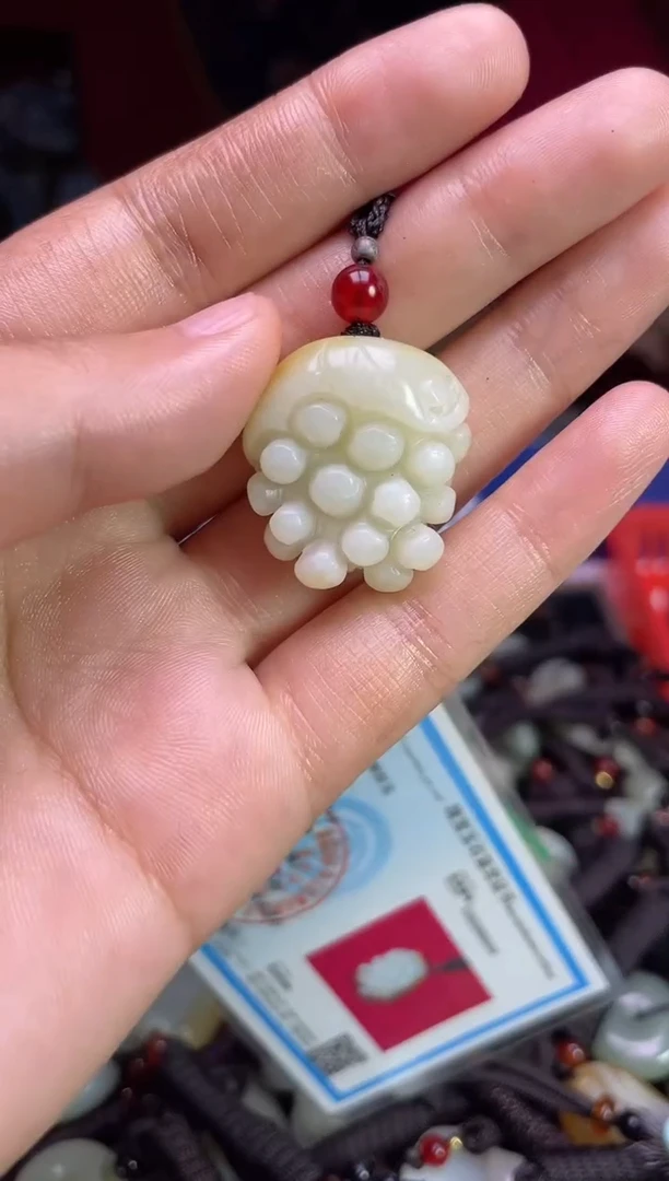 未镶嵌和田玉摆件1