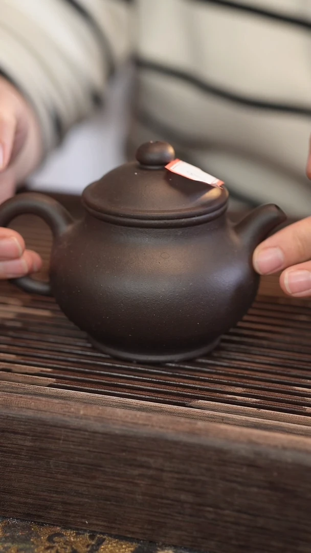 茶壶紫砂潘壶 黑金砂 半手工 260cc【宽口】