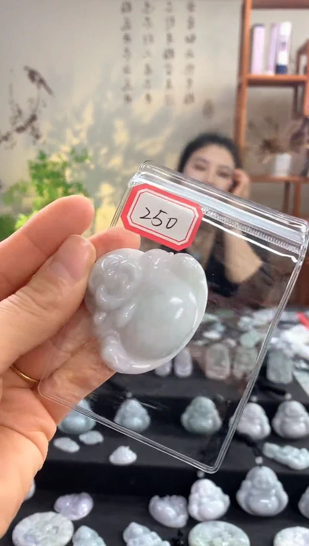 【闪购商品】翡翠颈饰未镶嵌佛公250